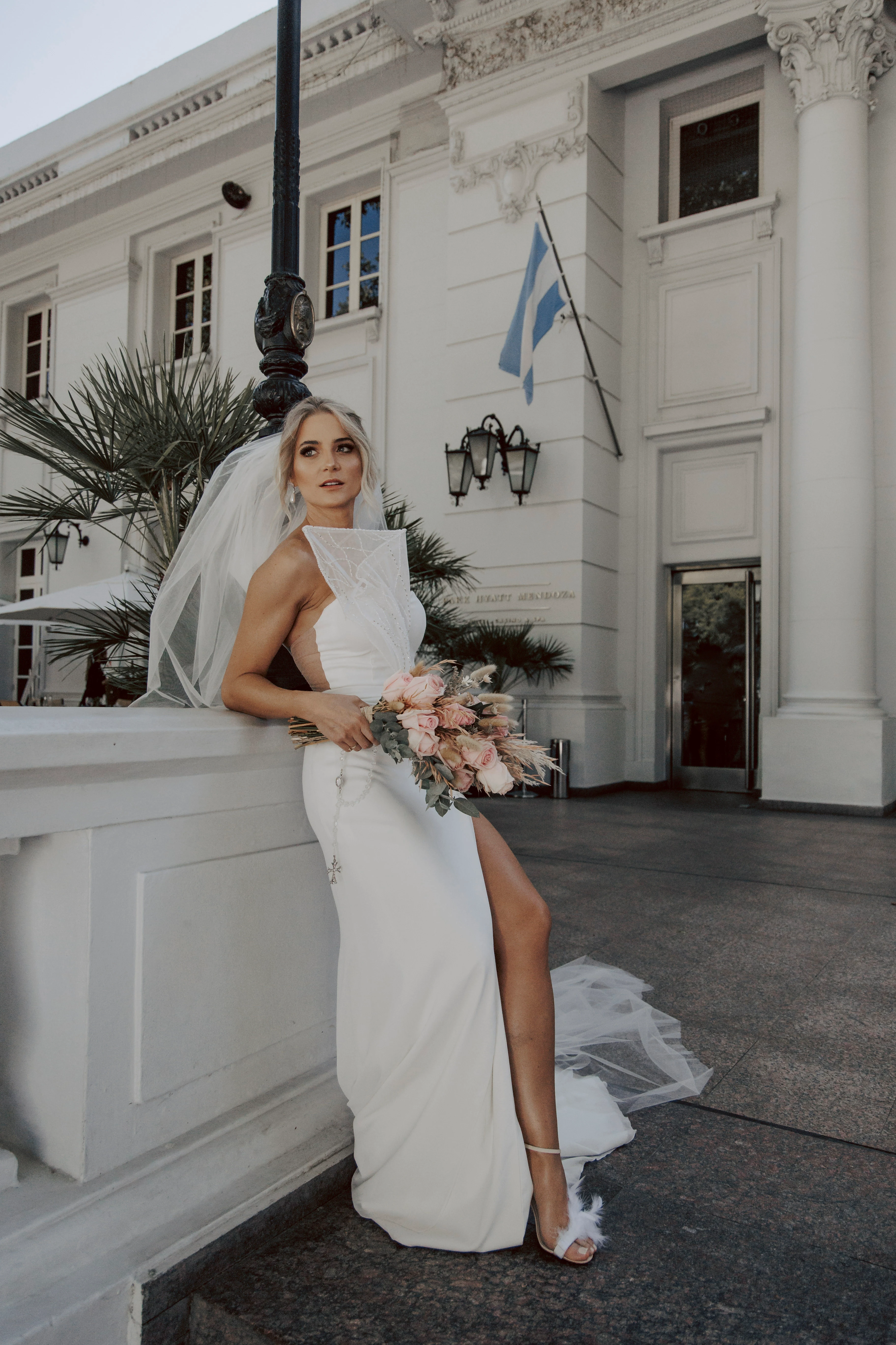 Noiva em frente ao Park Hyatt Mendoza